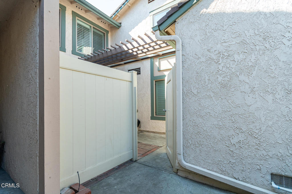 842 E Pepper Tree Drive