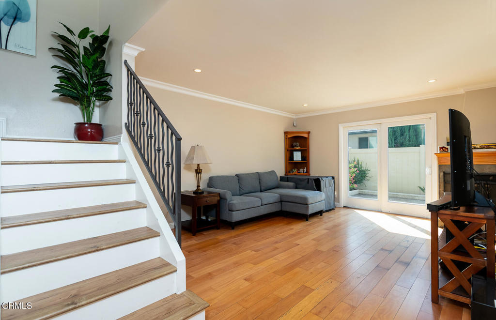 842 E Pepper Tree Drive