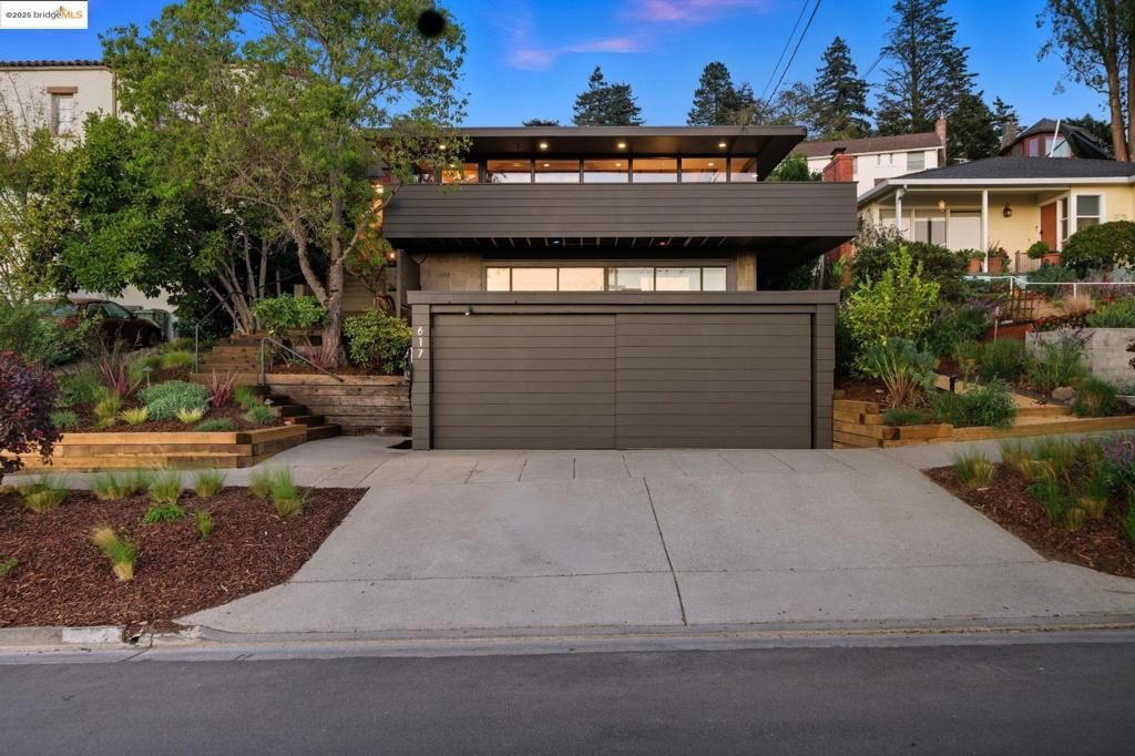 Photo of 617 Grizzly Peak Blvd Blvd, Berkeley, CA 94708 (MLS # 41113418)