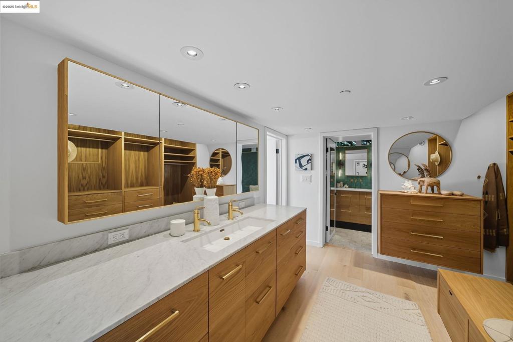 GRIZZLY PEAK - Residential