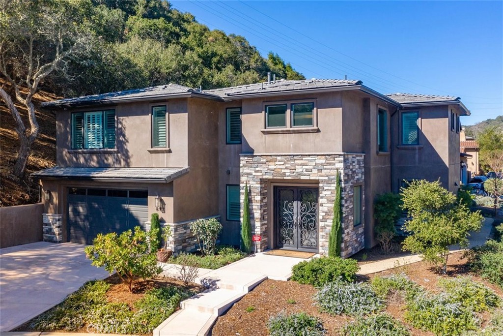 897 Isabella Way