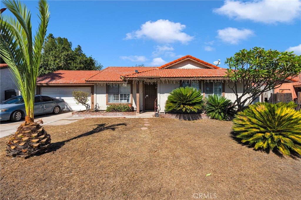 1282 W Hawthorne