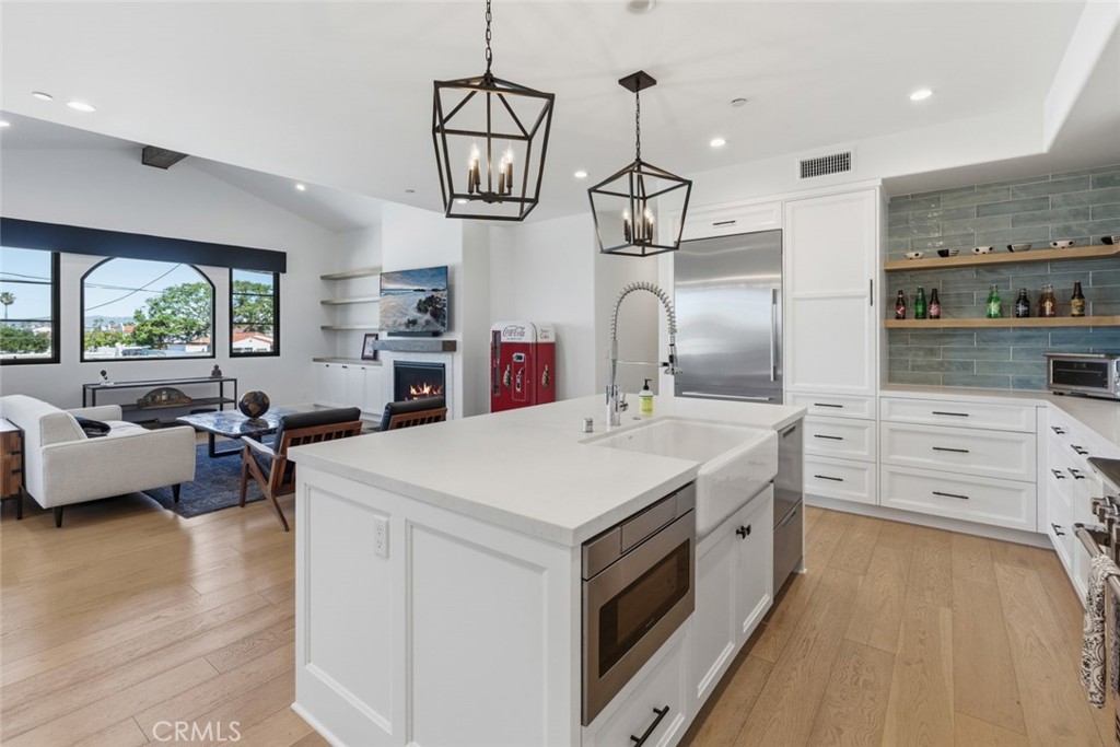 136 Avenida Victoria C