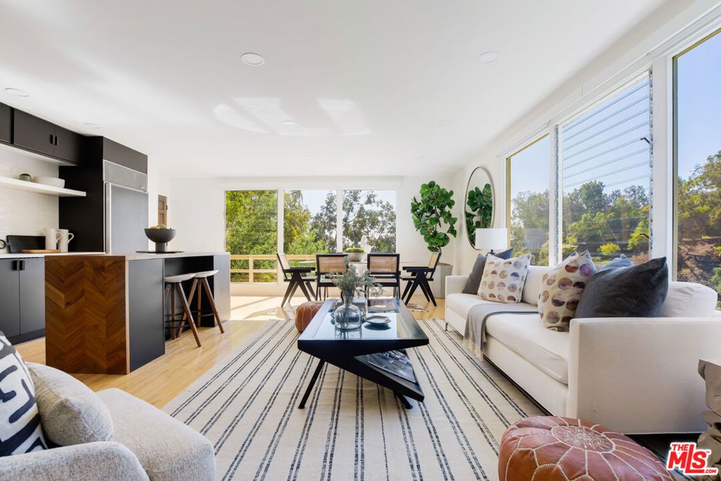 Photo of 1311 Braeridge Drive, Beverly Hills, CA 90210 (MLS # 25596003)