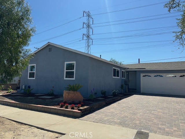 Welcome to this beautifully remodeled 4-bedroom, 2-bath single-family home that perfectly combines style, comfort, and convenience. Step inside to discover a spacious open layout featuring a bright living room, a cozy family room, and a modern kitchen enhanced with recessed lighting. Upgrades include a tankless water heater, keyless entry, and elegant finishes throughout.
Enjoy gatherings in the generous living spaces or relax in the privacy of your own retreat. The home also offers a 2-car garage plus an extended driveway with parking for up to 4 additional vehicles—ideal for families and guests. Convenient freeway access adds to the home’s appeal, making daily commutes and weekend getaways a breeze.
With its thoughtful upgrades, move-in ready condition, and excellent location, this home is truly a gem you won’t want to miss!