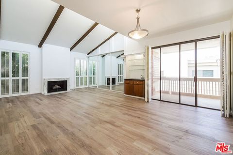 Photo of 11805 Mayfield Avenue #305, Los Angeles, CA 90049 (MLS # 26637803)