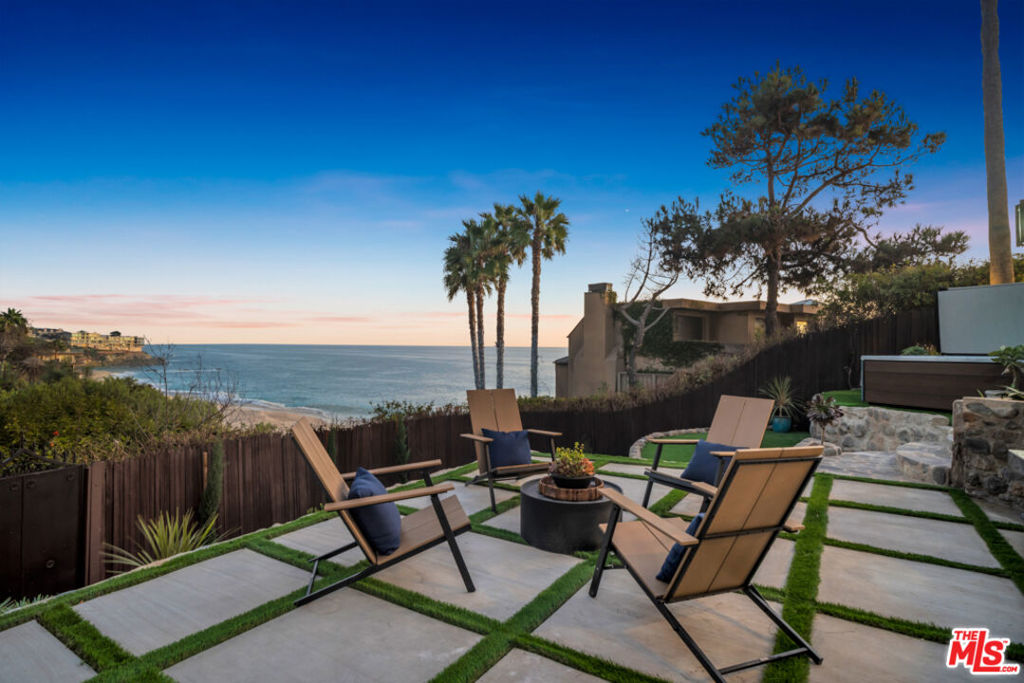 10 Camel Point Drive