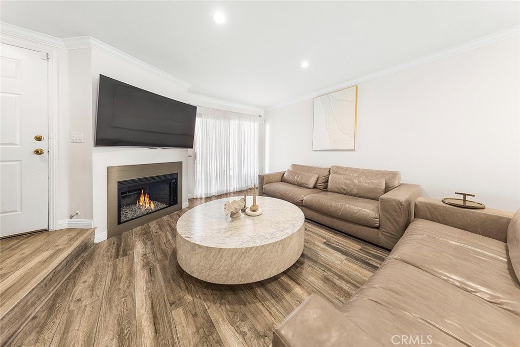 15035 Nordhoff Street 112