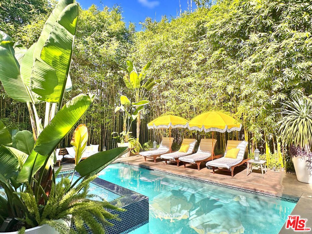 Photo of 903 N Vista Street, Los Angeles, CA 90046 (MLS # 26637021)