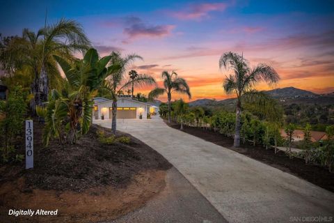 Photo of 13940 Northcrest LN, Poway, CA 92064 (MLS # 260013734SD)