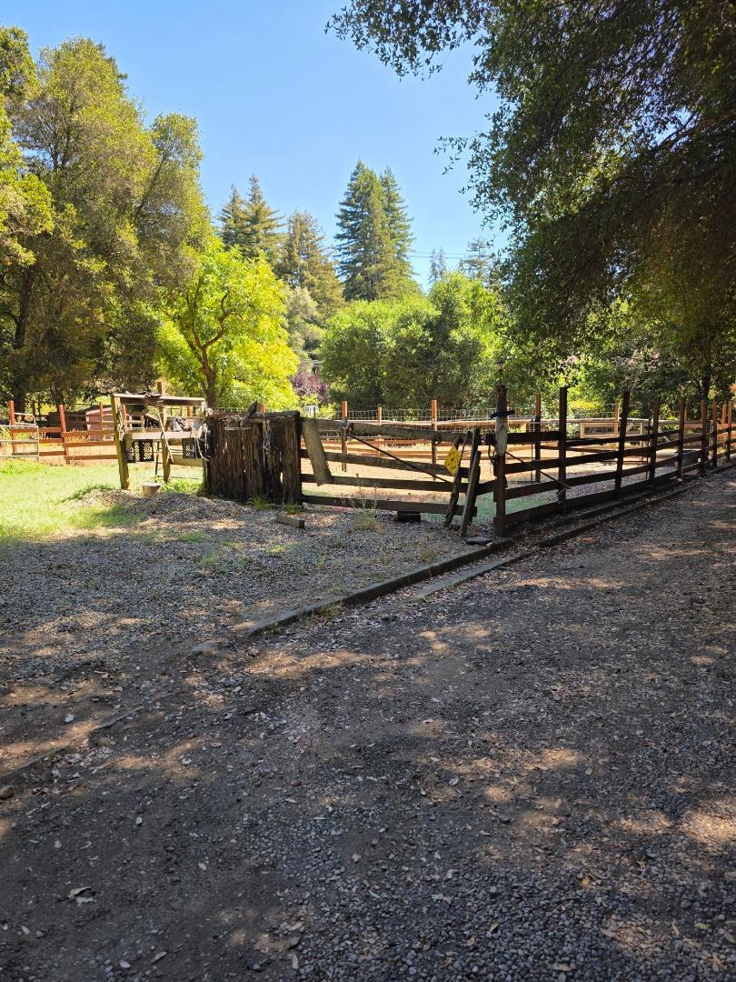 17275 Highway 9