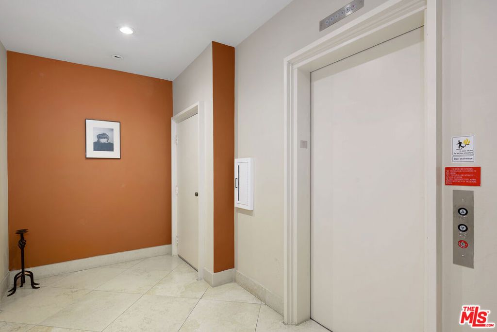 Photo of 820 California Avenue #201, Santa Monica, CA 90403 (MLS # 25607525)