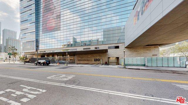 900 W Olympic Boulevard 33B