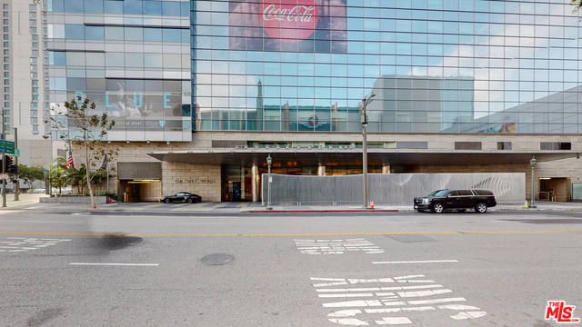 900 W Olympic Boulevard 33B