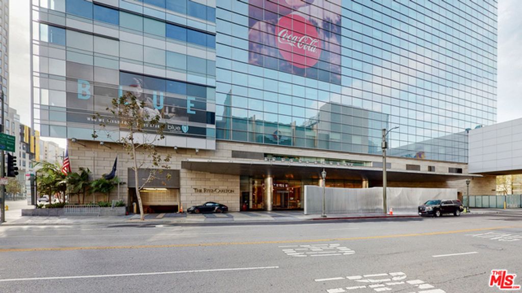 Photo of 900 W Olympic Boulevard #33B, Los Angeles, CA 90015 (MLS # 25537028)