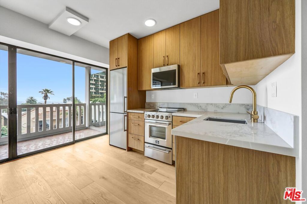 Photo of 999 N Doheny Drive #306, West Hollywood, CA 90069 (MLS # 25553027)