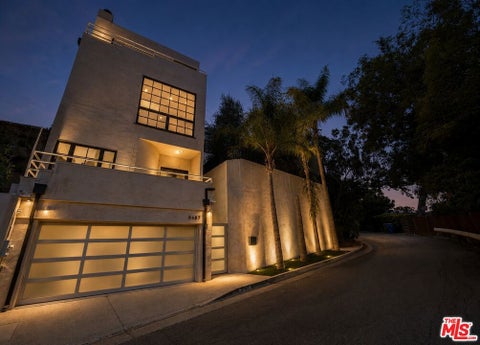 Photo of 6467 Deep Dell Place, Los Angeles, CA 90068 (MLS # 26856967)