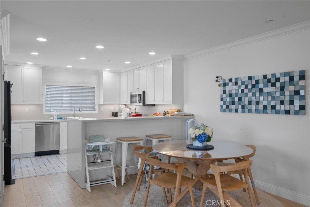 1208 Tennyson Street 8
