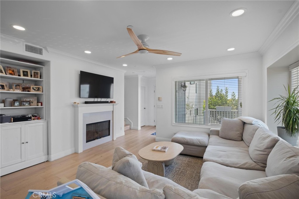1208 Tennyson Street 8
