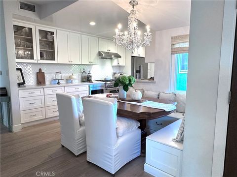 Photo of 950 Marvista Avenue, Seal Beach, CA 90740 (MLS # PW25249191) Photo of 950 Marvista Avenue, Seal Beach, CA 90740 (MLS # PW25249191)