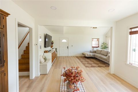 Photo of 715 E McFadden Ave, Santa Ana, CA 92701 (MLS # OC25221176)