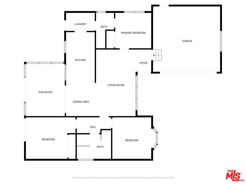 Main image without alt text