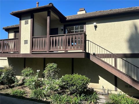 Photo of 13906 Breezeway Dr, Garden Grove, CA 92843 (MLS # IG25242895) Photo of 13906 Breezeway Dr, Garden Grove, CA 92843 (MLS # IG25242895)