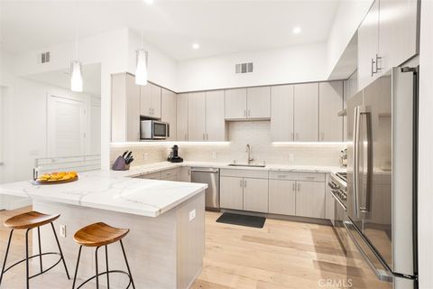 4322 Gentry Avenue 104 Studio City CA 91604