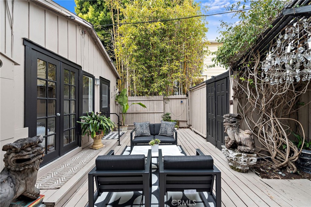 1056 Glenneyre Street