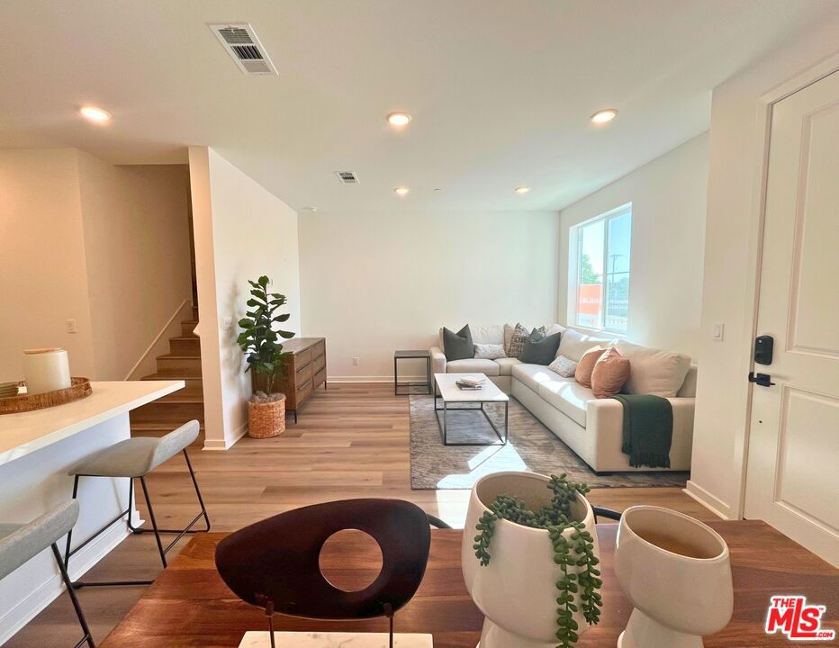 1842 W Merced Avenue