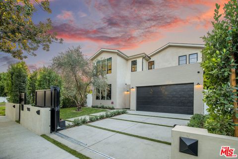 Photo of 4433 Kraft Avenue, Studio City, CA 91602 (MLS # 25619867)