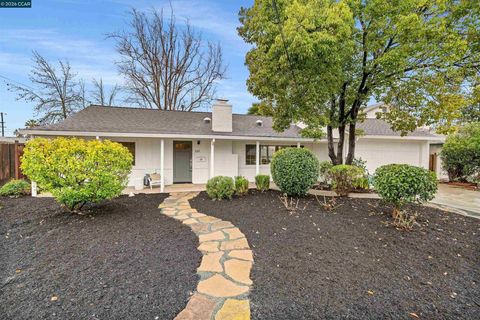 Photo of 113 Margie Drive Dr, Pleasant Hill, CA 94523 (MLS # 41128773)