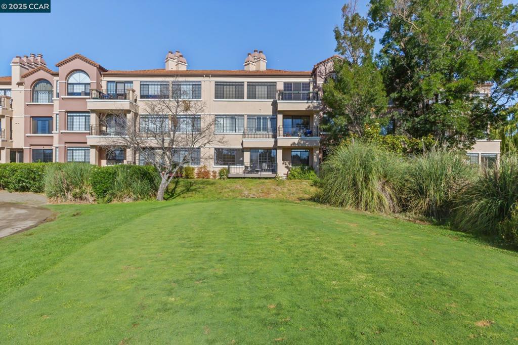 CANYON LAKES - Residential