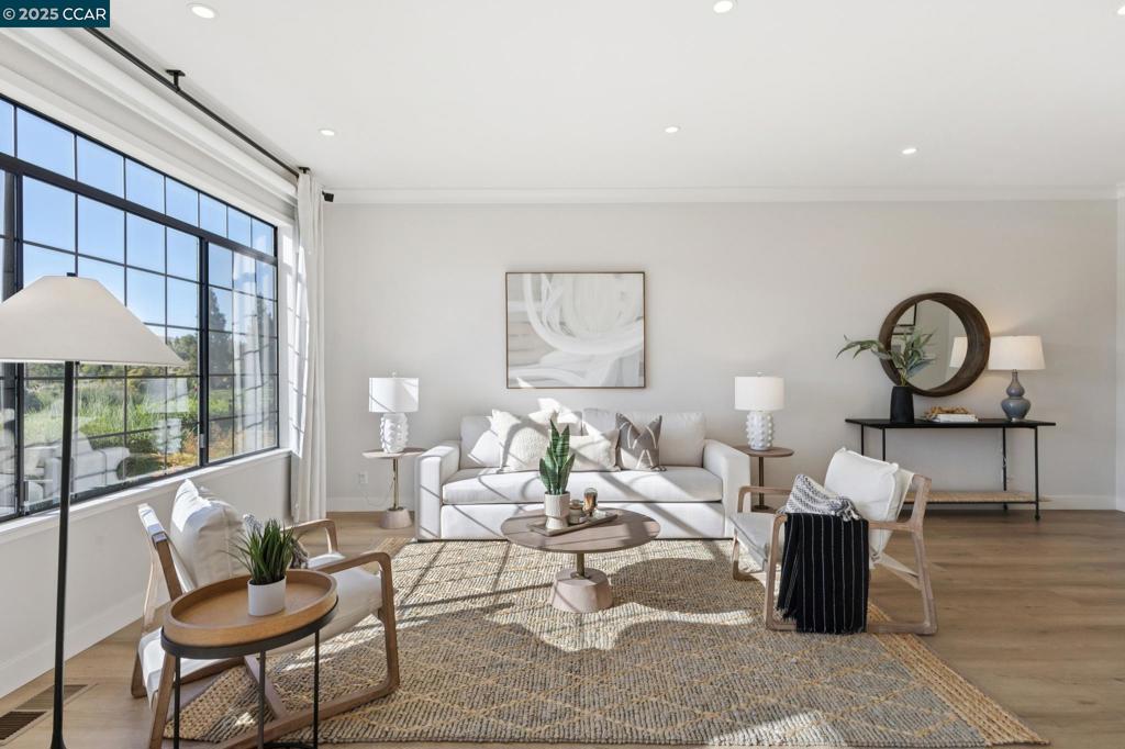 CANYON LAKES - Residential