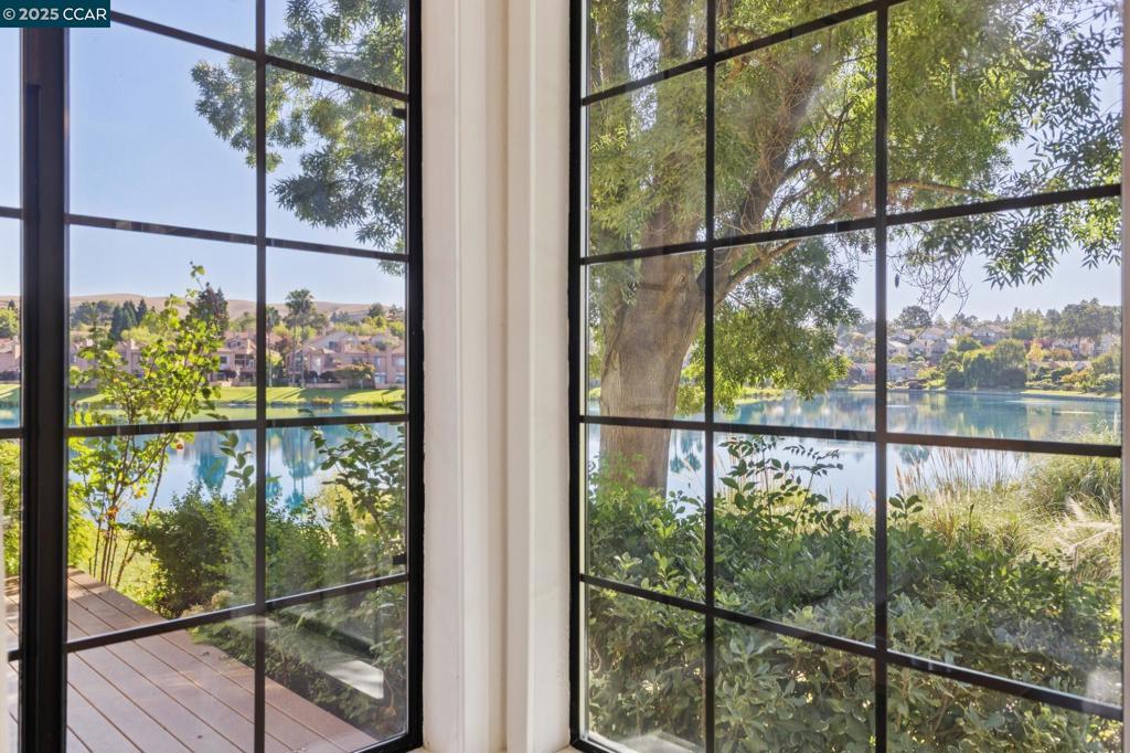 CANYON LAKES - Residential