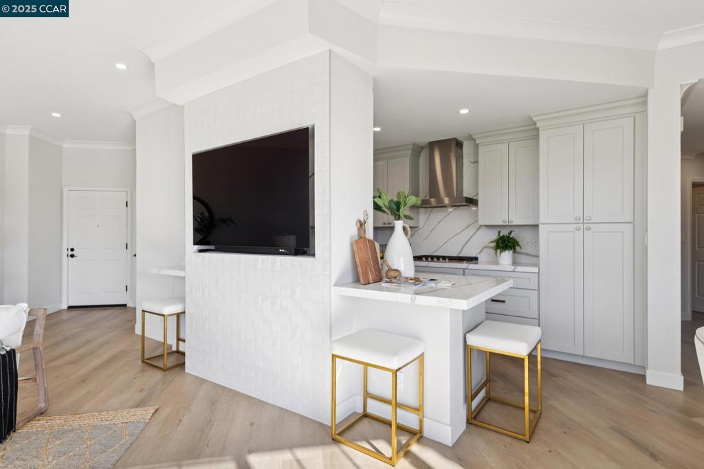 CANYON LAKES - Residential