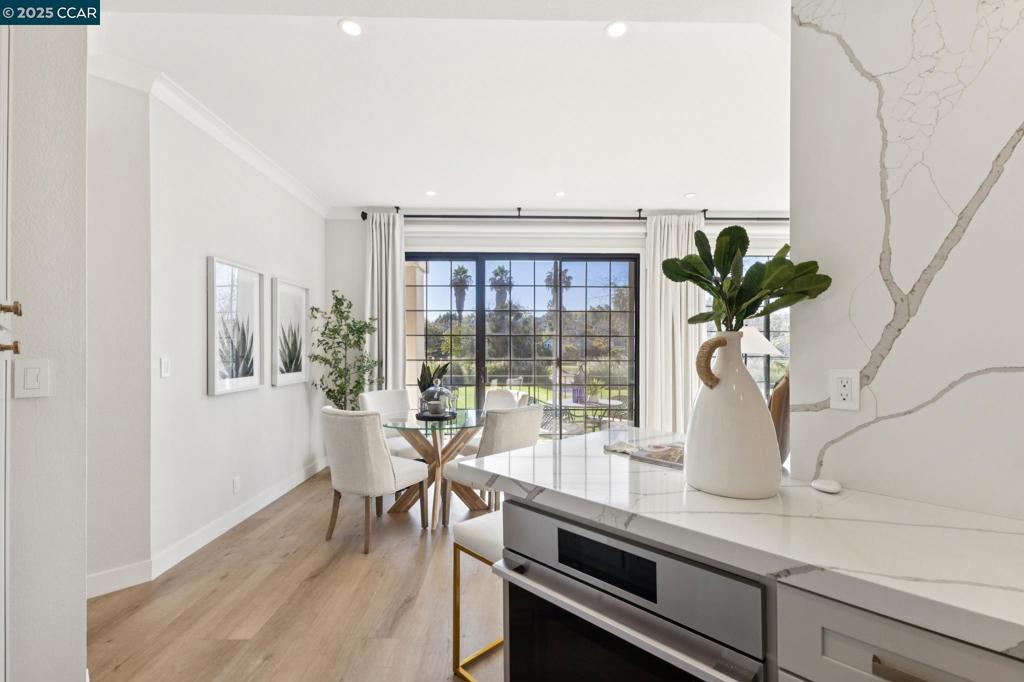CANYON LAKES - Residential