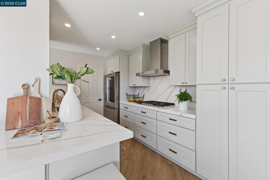 CANYON LAKES - Residential