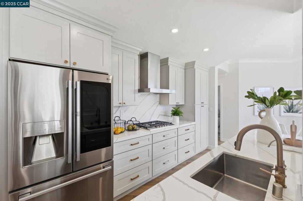 CANYON LAKES - Residential
