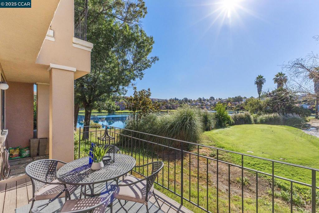 CANYON LAKES - Residential