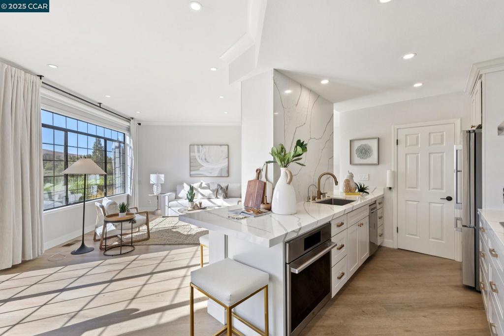 CANYON LAKES - Residential