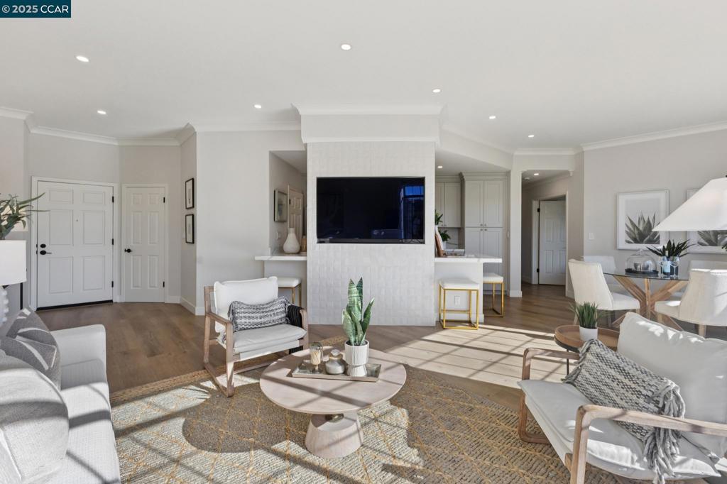 CANYON LAKES - Residential