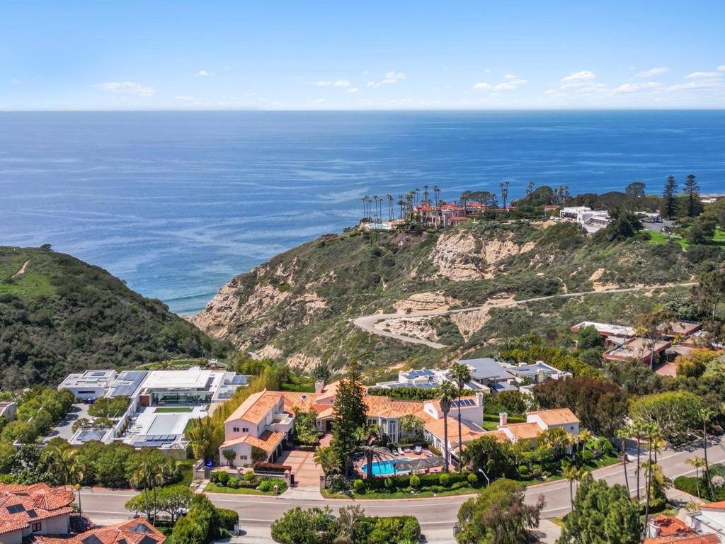 9450 La Jolla Farms Rd