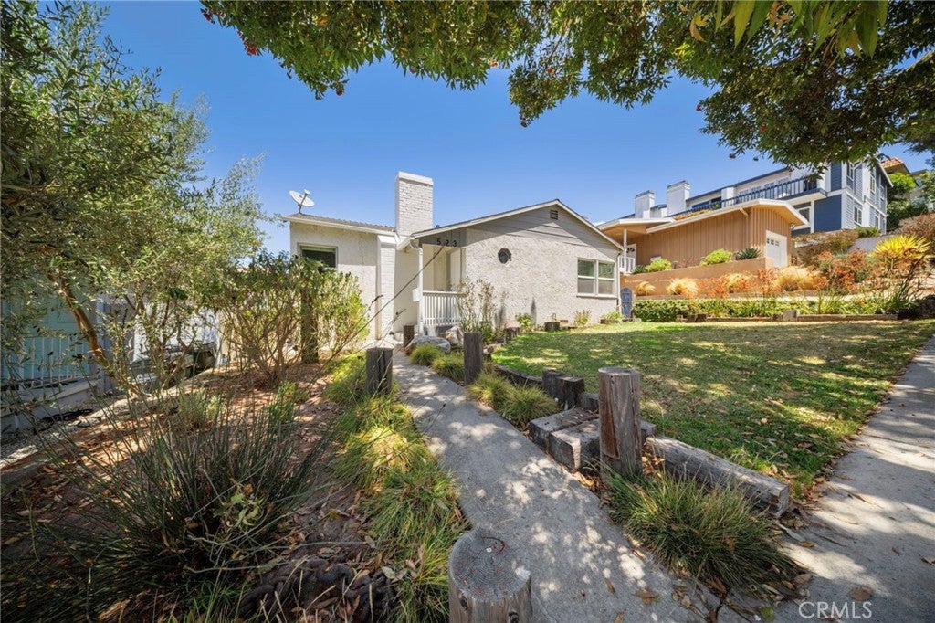 521 Avenue A