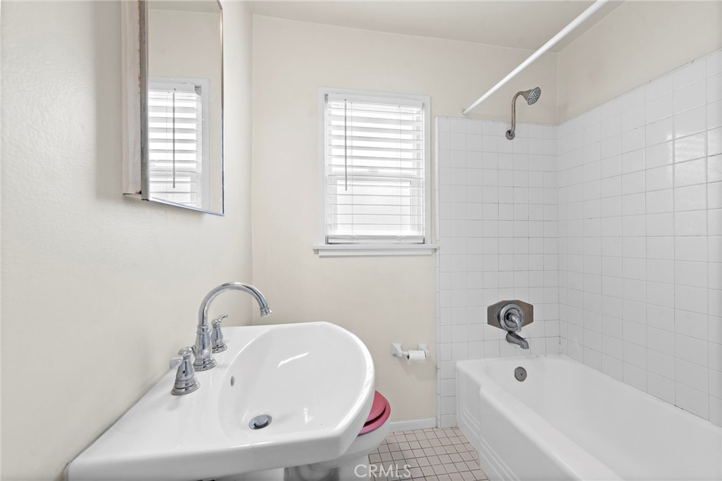 Corona del Mar North of PCH (CNHW) - Residential Lease