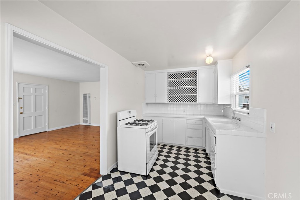 Corona del Mar North of PCH (CNHW) - Residential Lease