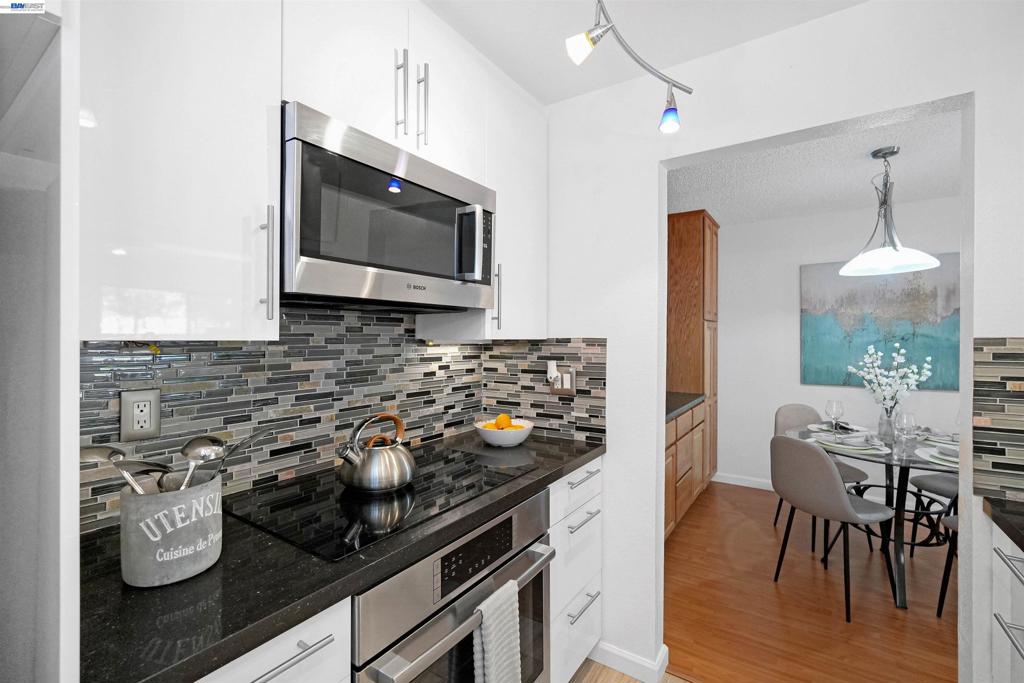 39931 Cedar Blvd 104