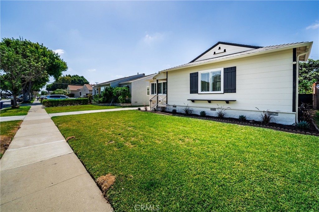 2526 Dollar Street