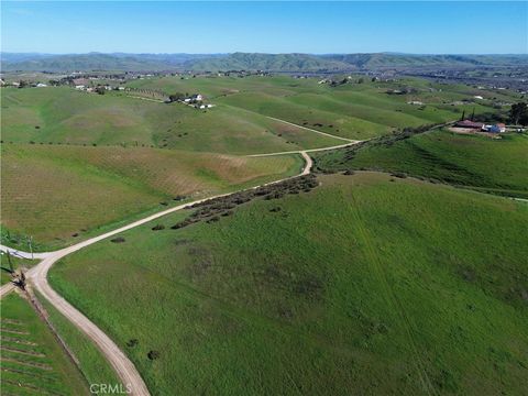 Tiny photo for 1641 Sutliff Road, Paso Robles, CA 93446 (MLS # NS26030854)