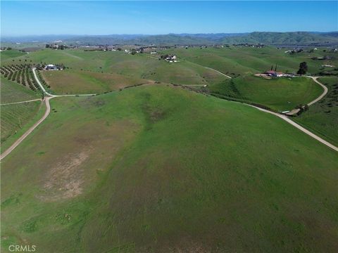 Tiny photo for 1641 Sutliff Road, Paso Robles, CA 93446 (MLS # NS26030854)